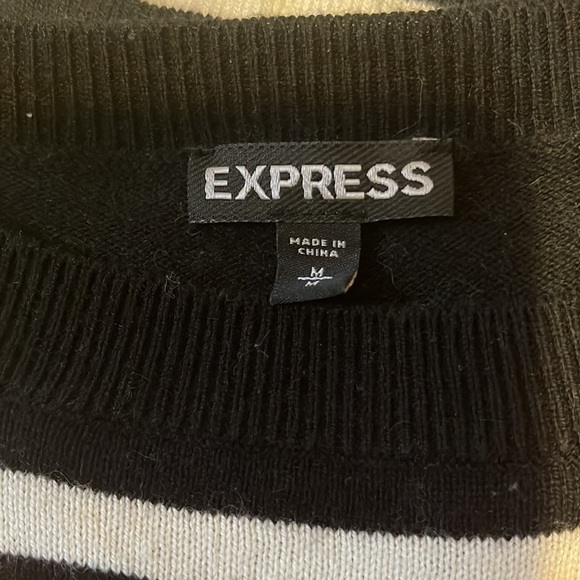 Striped tunic sweater with red heart. - Picture 2 of 3